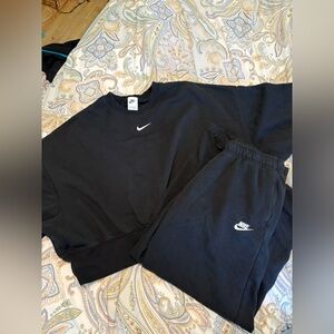 Black Nike sweat set